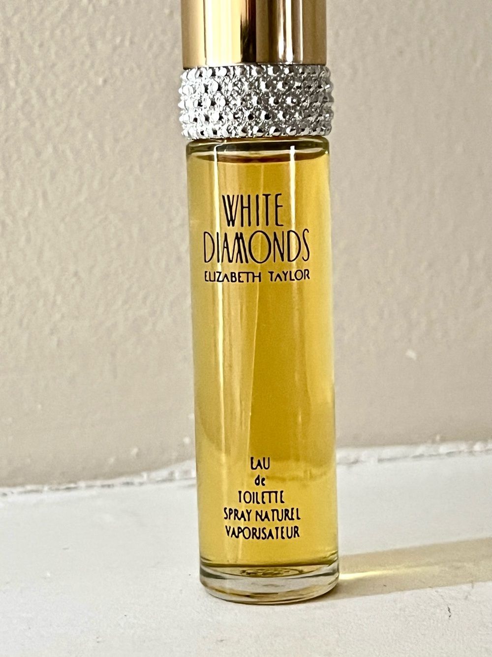 Elizabeth Taylor White Diamonds Eau de Toilette Spray 15ml 0.5oz New - Picture 2 of 5